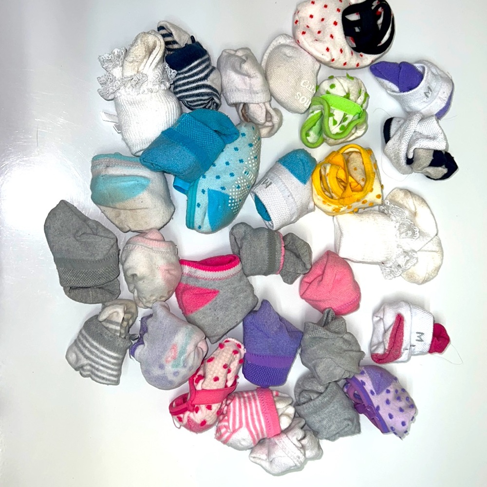 All socks come together 2-3T
